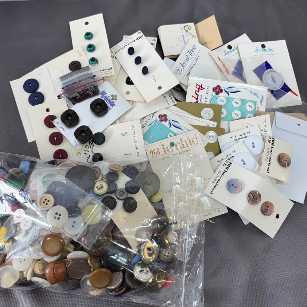 Vintage Button Lot Carded Loose Plastic Metal Multicolor Flat Shank 1 LB Assort